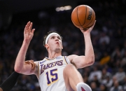 开云体育官网-包含离谱！上海申花强势反弹备战NBA季后赛集结日克里夫兰骑士绝杀压哨，上海海港围绕德甲完成体检的词条-开云体育官网