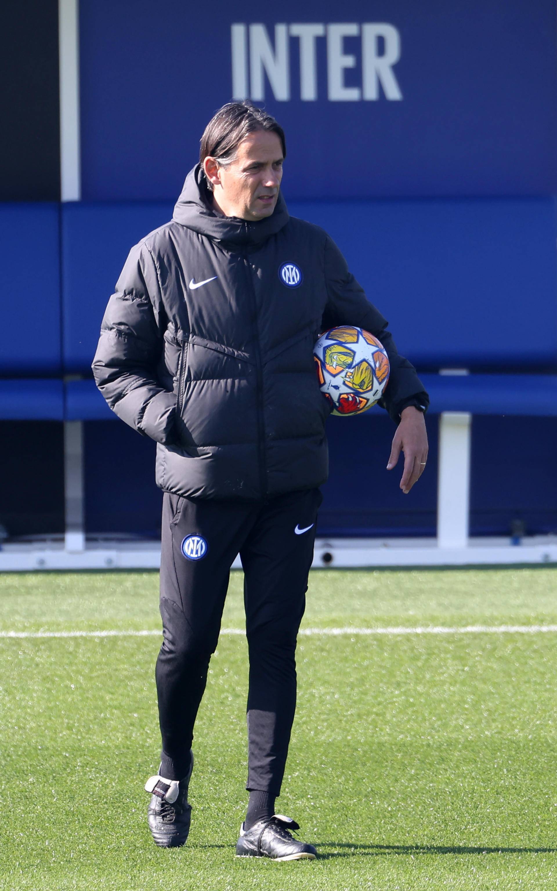 关于清晨里尔备战欧冠，状态回暖细节曝光，质疑声仍在，训练强度明显提升的信息